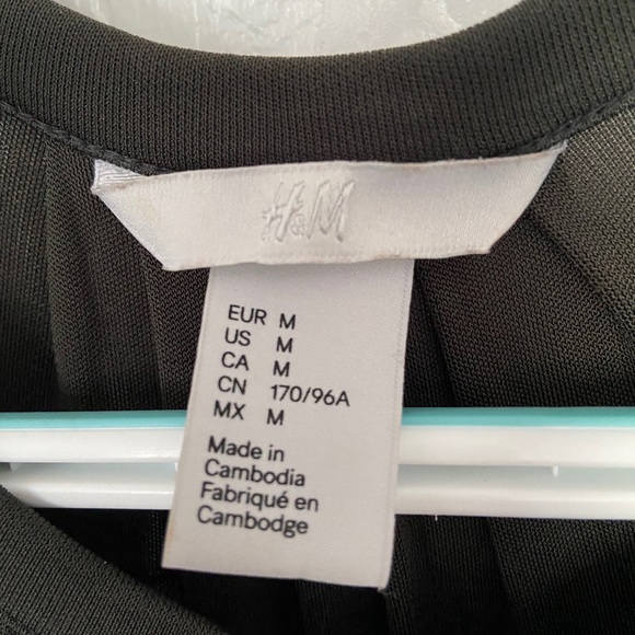 H&M Blouse - Picture 3 of 5